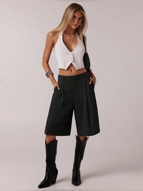 Color Swatch Black Bermuda Shorts Pleated Wide Leg Dressy Size S/Chico